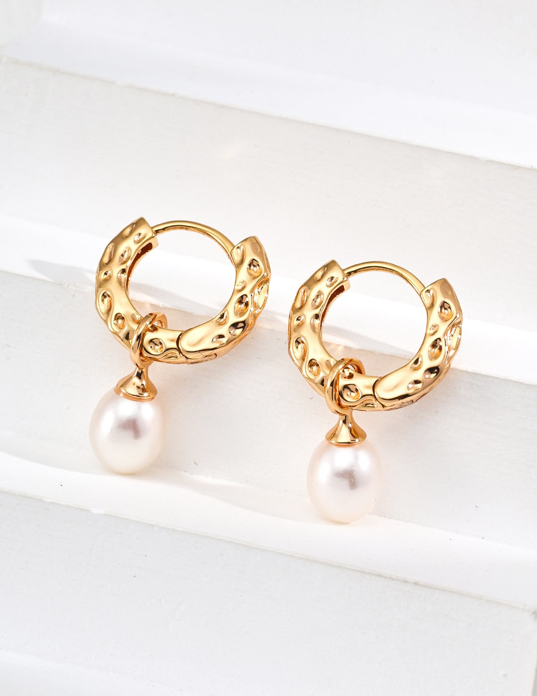 Luminous Pearl Circles