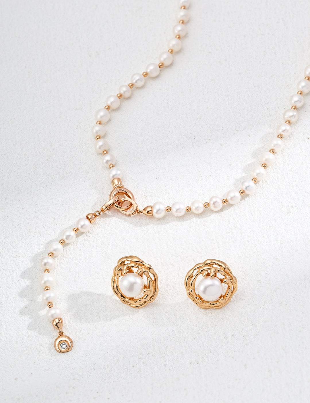 Exquisite Pearls & Zircon Necklace