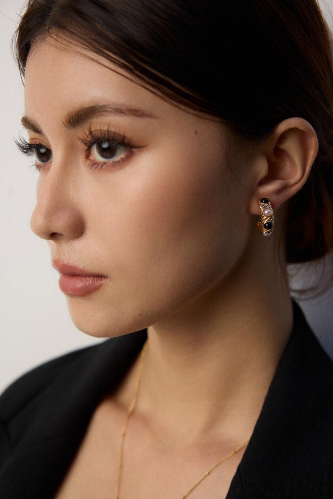 Pearl & Onyx Glam Hoop Earrings