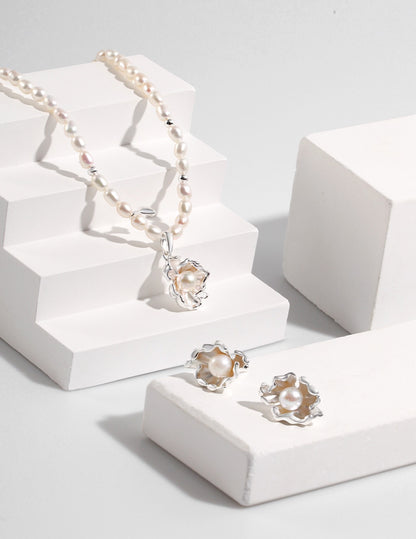 Ocean Wave Pearl Necklace
