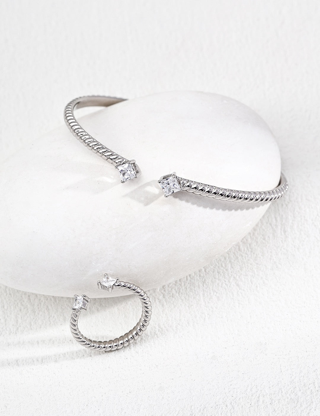 Dazzling Adjustable Zirconia Bracelet / Ring