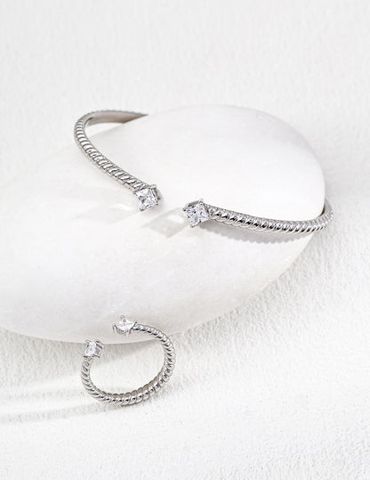Dazzling Adjustable Zirconia Bracelet / Ring