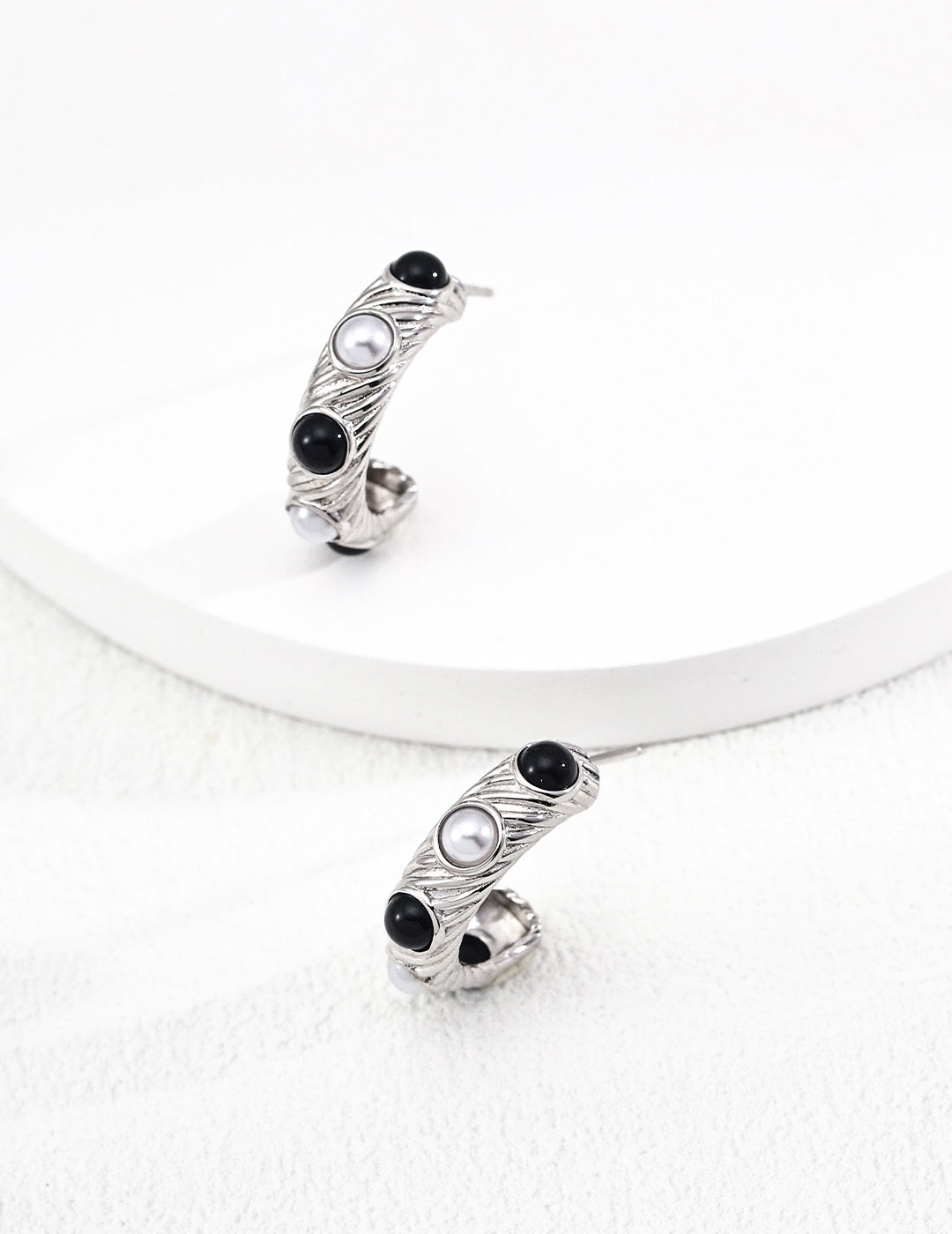 Pearl & Onyx Glam Hoop Earrings