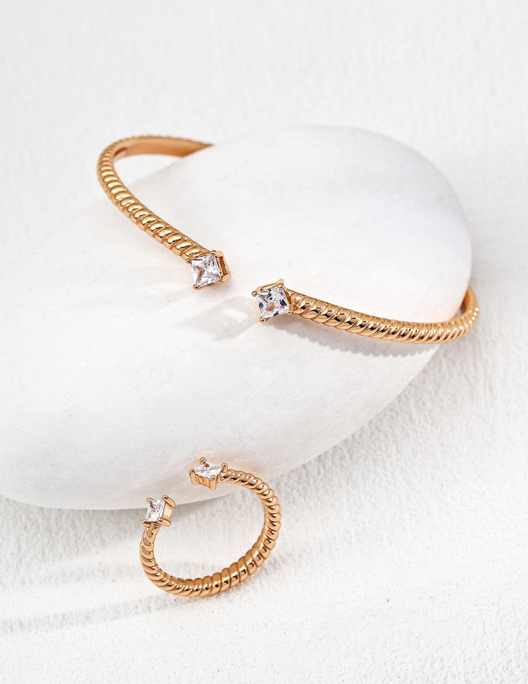 Dazzling Adjustable Zirconia Bracelet / Ring