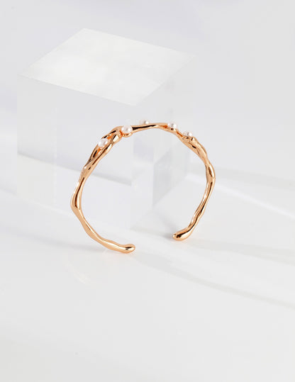 Cloudlit Pearl Bracelet