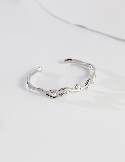 Cloudlit Pearl Bracelet